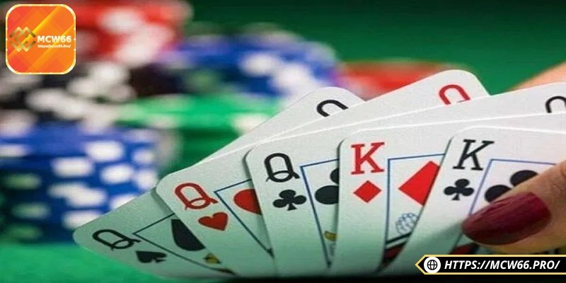 Không nên quá vội vàng ăn bài sớm